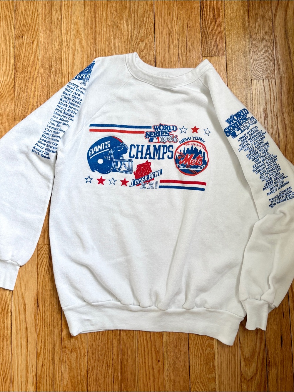 Vintage 1986 NY champs Mets World Series and Giants Super Bowl sweatshirt